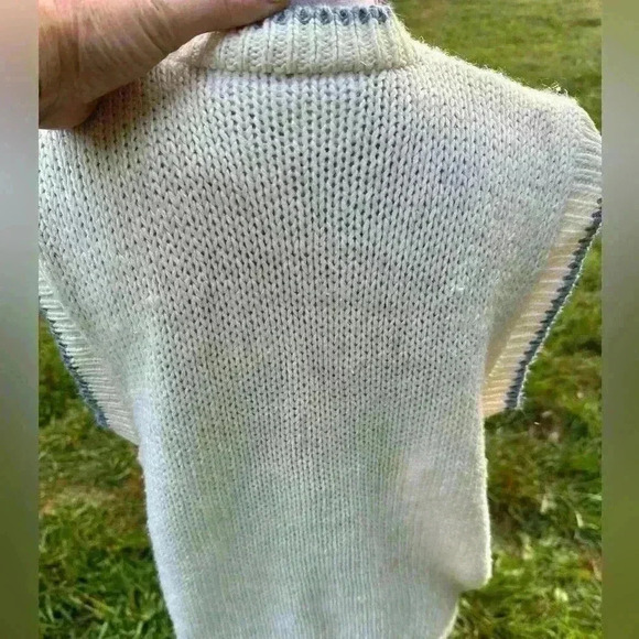 Hand knitted sweater cardigan. Floral. Granny vintage retro sweater. Size L - Picture 8 of 10